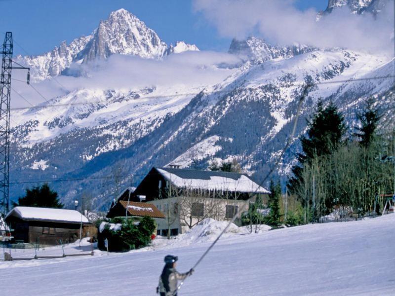 Logement Mansarde Dans Maison Avec Jardin En Bord De Piste, Vue Montagne 莱苏什 外观 照片